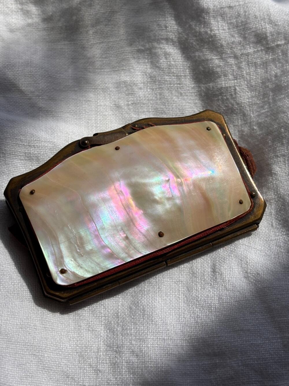 Mother of Pearl Coin Purse Antique Victorian Brass Frame Kiss Lock Change FLAWS